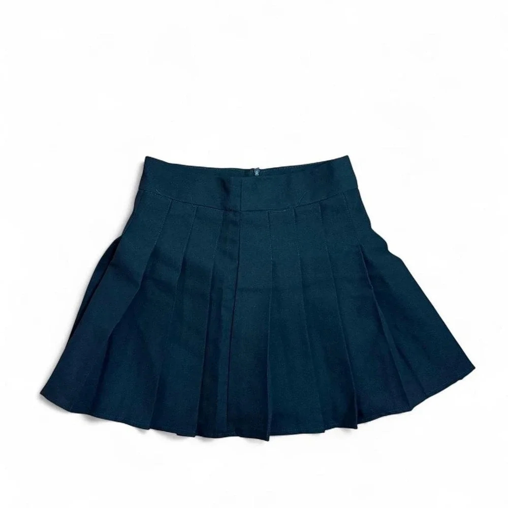 Black pleated mini skirt in size M
